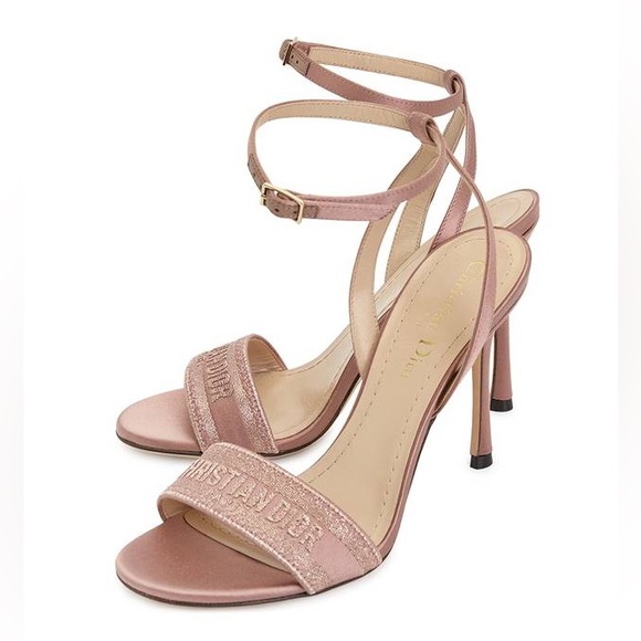 23AW【Dior】SANDALE A TALON DWAY サテン ヌードカラー 23AW【Dior】SANDALE A TALON DWAY サテン ヌードカラー